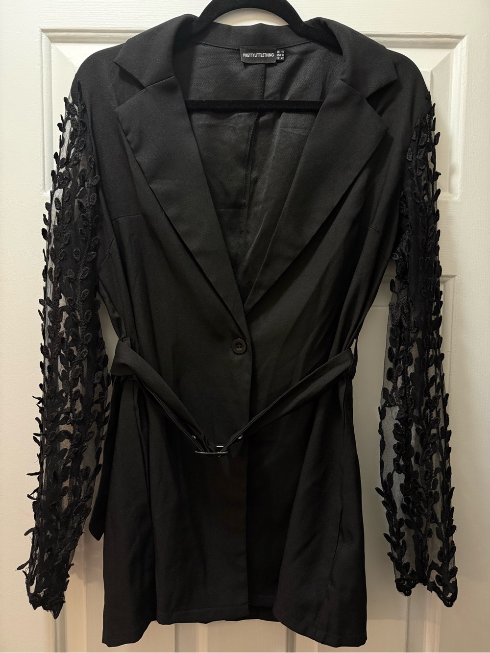 PrettyLittleThing Woven Black Sheer Lace Sleeve Belt Blazer and Flared Trousers - Picture 13 of 14